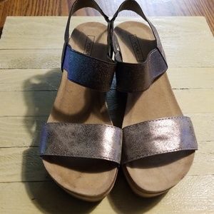Platinum wedges by Yoki sz 8